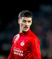 Problema lui Man la PSV. Ce spune antrenorul lui Eindhoven despre Dennis: "Eu trebuie să iau decizia grea"