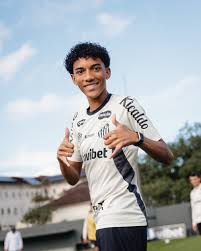 Robinho Jr. volta atrás na decisão e desiste de "Juninho" na camisa do Santos