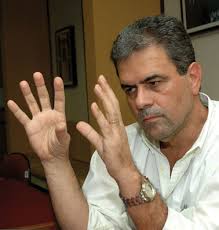 No dia 20 de agosto de 2004, a ONG Cidade 21 assinou com a Petrobras o convênio de número 6000.0007065.04.4, cujo objeto era viabilizar o repasse de ... - 216-RobertoMoraes033