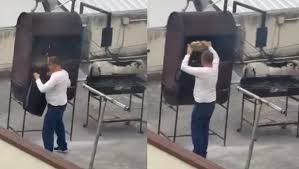 #Video | "Parrillada de papeles" Captan a cubano quemando papeles tras ser expulsado de la embajada de Quito https://mile.io/3OQUlyt