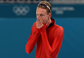 Speed skating-Norway's Eitrem crushes field to seize 5,000m crown