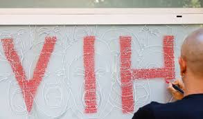 VIH: Aumentan casos en hombres gay y mujeres trans pese a descenso global