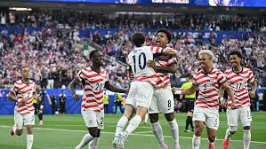 कैलिफोर्निया में फुटबॉल का बुखार: USA बनाम पैराग्वे मुकाबले के लिए Estadio Los Ángeles में उमड़ी हजारों की भीड़