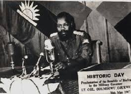 Résultat de recherche d'images pour "photos of Chukwuemeka Odumegwu Ojukwu"