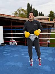 Un discreto Chávez Jr promete vencer a Caicedo