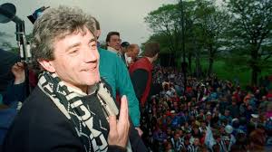Kevin Keegan: Liverpool vs Newcastle Premier League highlights from 1996 - BBC