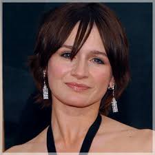 celebrity makeup artist sharon gault, known for her work with david lachapelle and madonna, used DuWop cosmetics on actress emily mortimer at the golden ... - cele_emily_l