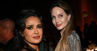 Angelina Jolie revela cómo Salma Hayek la ayudó durante una etapa difícil: “Me has hecho sonreír”
