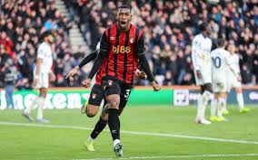 Jornal aponta Rayan um dos jogadores mais temidos do Campeonato Inglês