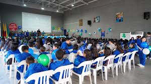 ¿Por qué los estudiantes están convocados a las aulas el sábado 7 de marzo?