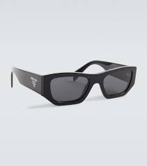 Rectangular sunglasses in black - Prada | Mytheresa