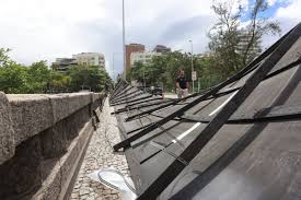 Rio registra ventos fortes e quedas de árvores na manhã desta quarta; trecho da Serra de Teresópolis está fechado