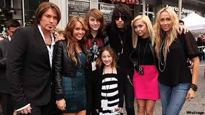 Resultado de imagem para Miley,tish,noah,trace,braison,brandi,glenn e christopher