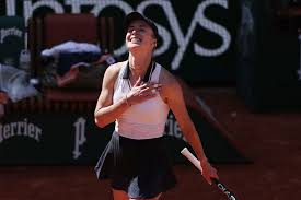Tennis-Svitolina huffs and puffs into French Open round two