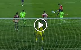 ¡Iba a hacer un golazo! El zapatazo de Brian Gutiérrez que Sebastián Jurado detuvo en el Chivas vs. FC Juárez