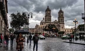 Prevé SMN tarde calurosa y lluvias aisladas para el Edomex este viernes