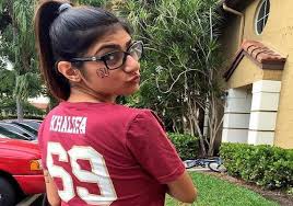 תוצאת תמונה עבור من هي ميا خليفة