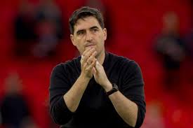 Andoni Iraola loves how Liverpool fans “respond to” 3 non-negotiables
