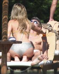 תוצאת תמונה עבור عربيات بالمايوه