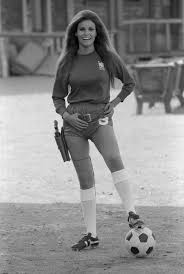 Resultado de imagen de raquel welch james bond