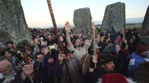Résultat de recherche d'images pour "stonehenge celebration"