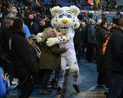 Leeds v Arsenal, Brighton v Everton, Wolves v Bournemouth: clockwatch – live