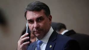 The Economist: vazamento ‘bombástico’ ameaça candidatura de Flávio Bolsonaro