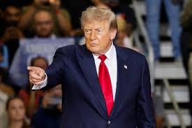 Governo Trump alega que Brasil interfere na economia dos EUA e prorroga sanções por 1 ano