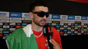 Parrott flitsend voor de camera: 'Je weet nooit hoe het voelt'