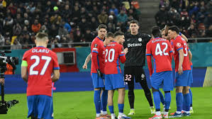 Gigi Becali a dat afară din echipă doi fotbalişti la pauza meciului FCSB – Fenerbahce