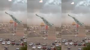 Réplica de la Estatua de la Libertad se desploma por fuertes vientos