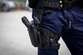 Poliisi otti kaksi vastamielenosoittajaa kiinni Tampereella