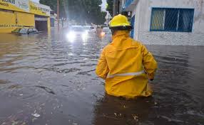 Tromba provoca inundaciones en Puebla