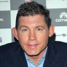 Funnyman LEE EVANS had to crawl home with a broken leg after falling over in remote ... - 405571_1