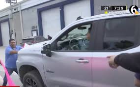 VIDEO | Conductor arrastra a hombre que se manifestaba en periférico de Torreón por falta de agua