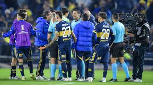 Técnico do Boca detona arbitragem após empate polêmico com Cruzeiro: 'Não quero falar barbaridades, mas...'