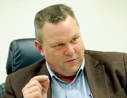 The differences between Jon Tester&#39;s current U.S. Senate reelection bid and his initial campaign in 2006 against ... - WR12146sentester_A