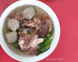 Gambar Semangkuk bakso Wonogiri dengan isian lengkap