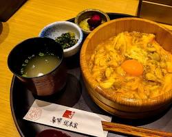 讃岐コーチン：讃岐コーチンの親子丼、焼き鳥の画像