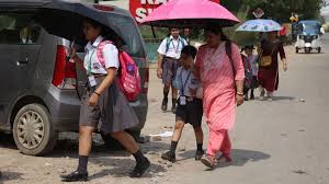 Ghaziabad Weather: दोपहर में तेज धूप ने तपाया,तो शाम को बादलों ने दी राहत