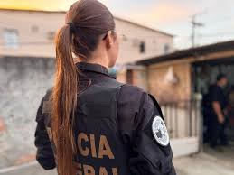 Horror! IA Flagra Pedófilos e Mãe Abusa da Filha: Crimes Chocam o Brasil - Imagen ilustrativa del artículo