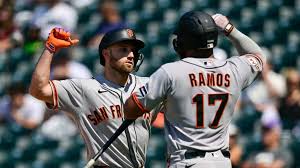 Giants' power surge can't overcome another late bullpen collapse