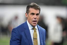 Chris Fowler's Net Worth: How Much Does ESPN's Host and Lead Play-By-Play 
Announcer Make?