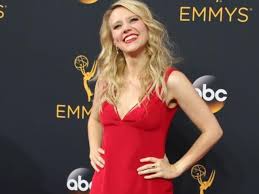 What is Kate McKinnon’s tongue condition and how rare is it?