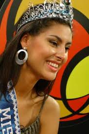 Regiane Andrade diz como está se preparando para o Miss Mundo (Crédito: Eduardo Piagentini/UOL) - regiane_andrade_28092007_06