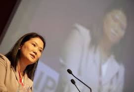 Keiko Fujimori presenta su nueva doctrina escolar para 