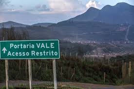 Vale entre confetes, multas e barragens