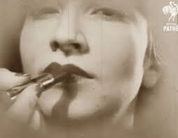 Learn some tips on what type of V shape you need for your particular shape of mouth. All &#39;jolly good fun ladies!&#39; vintage-1930s-makeup-tutorial6 - vintage-1930s-makeup-tutorial6-300x232