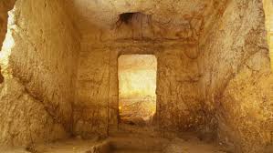 5,000-Year-Old Tomb Discovery in China