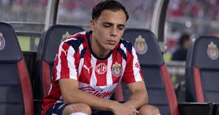 Gabriel Milito sentó a Hugo Camberos en Chivas tras su convocatoria a la selección mexicana